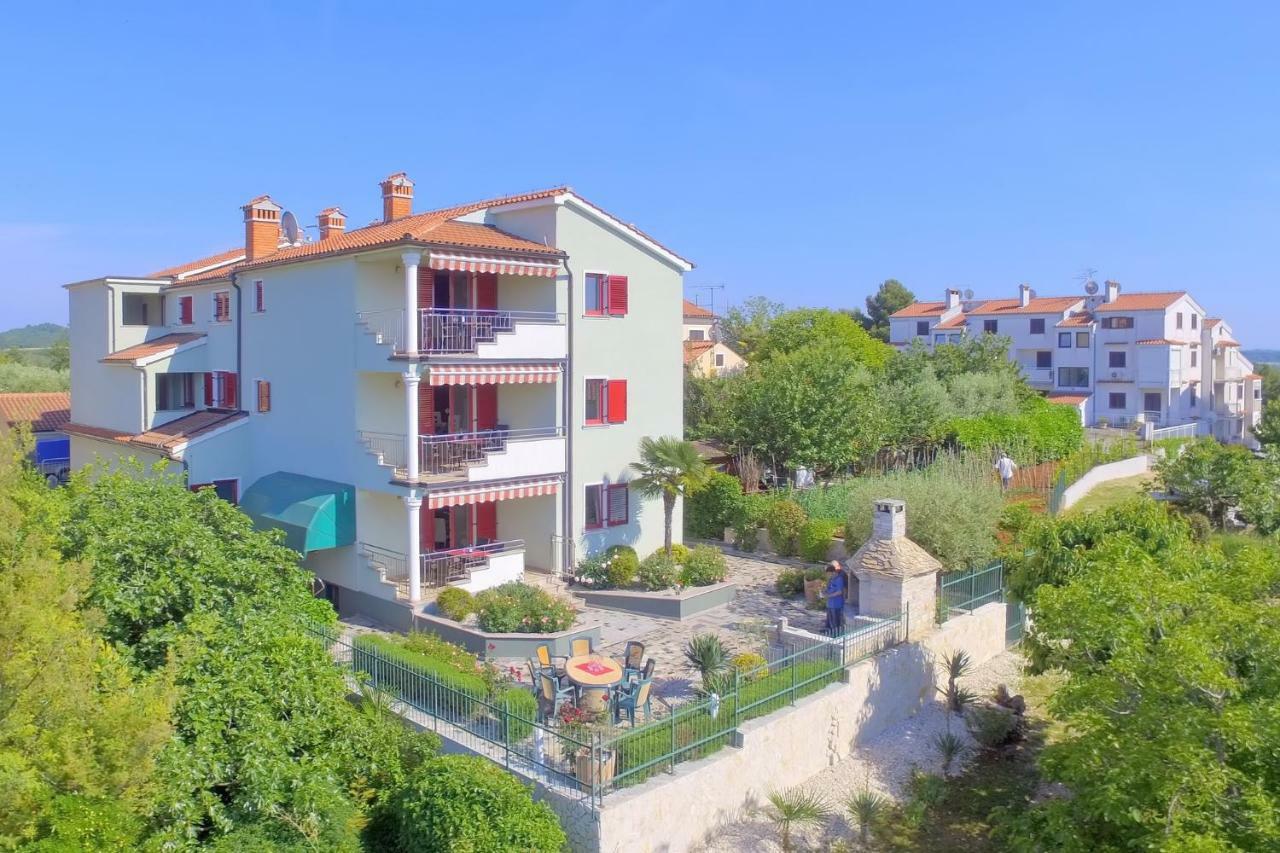 Villa Symphonie Πόρετς Εξωτερικό φωτογραφία