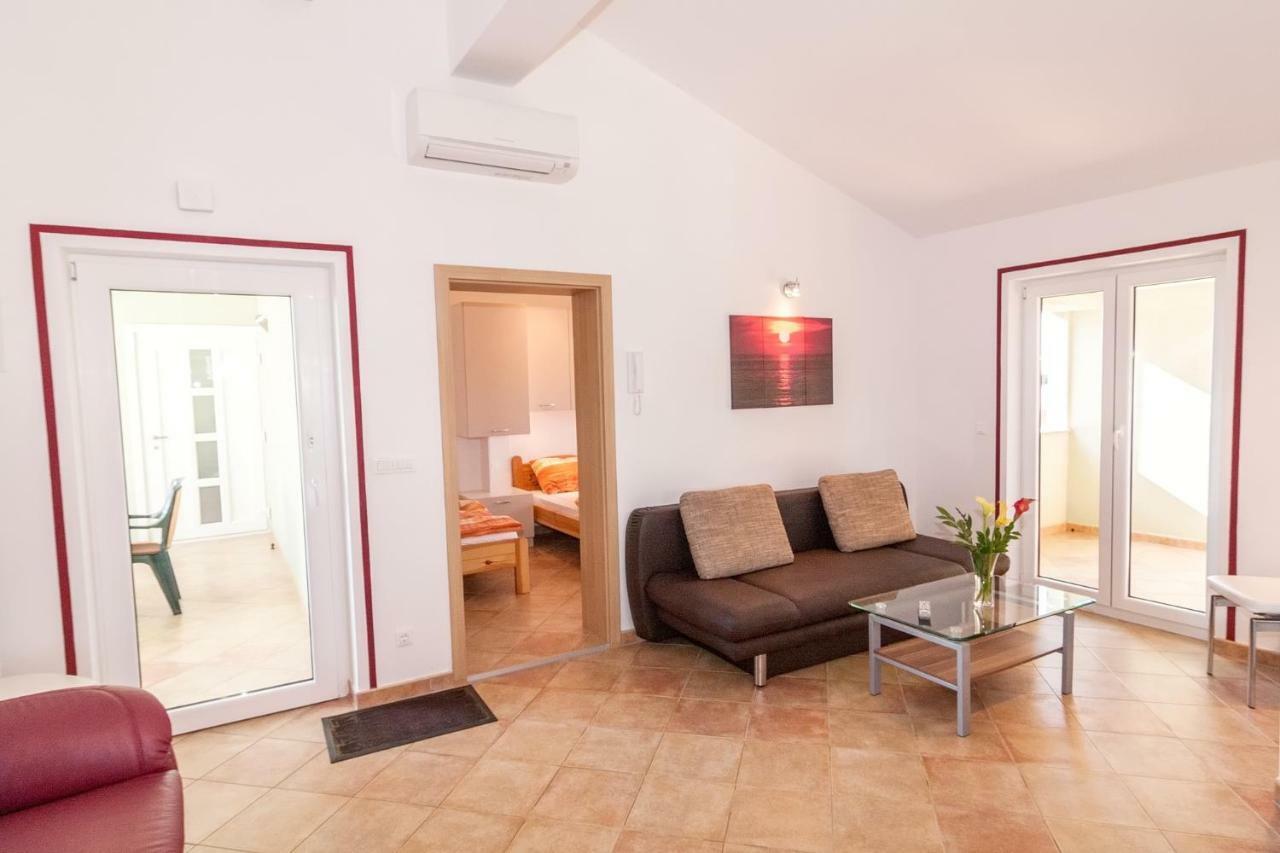 Villa Symphonie Πόρετς Εξωτερικό φωτογραφία