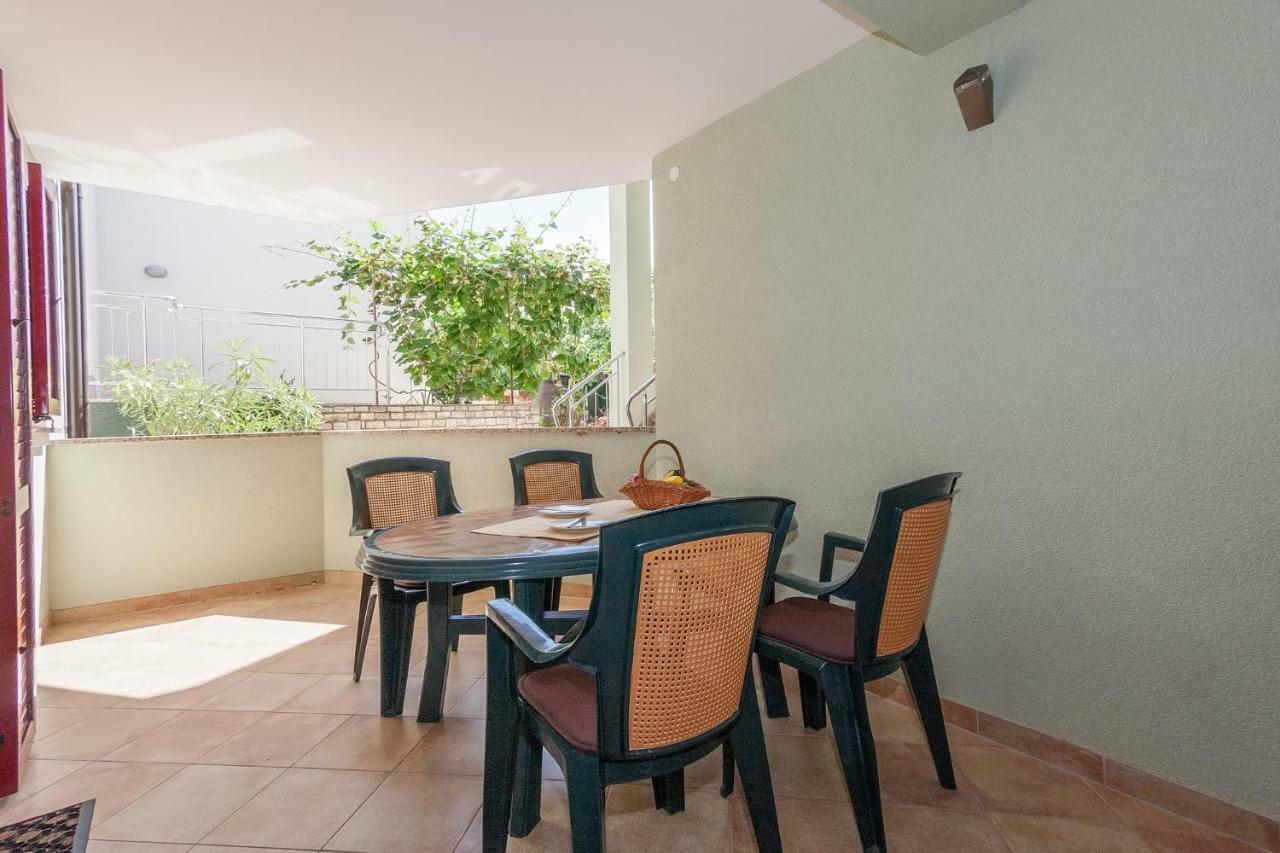Villa Symphonie Πόρετς Εξωτερικό φωτογραφία