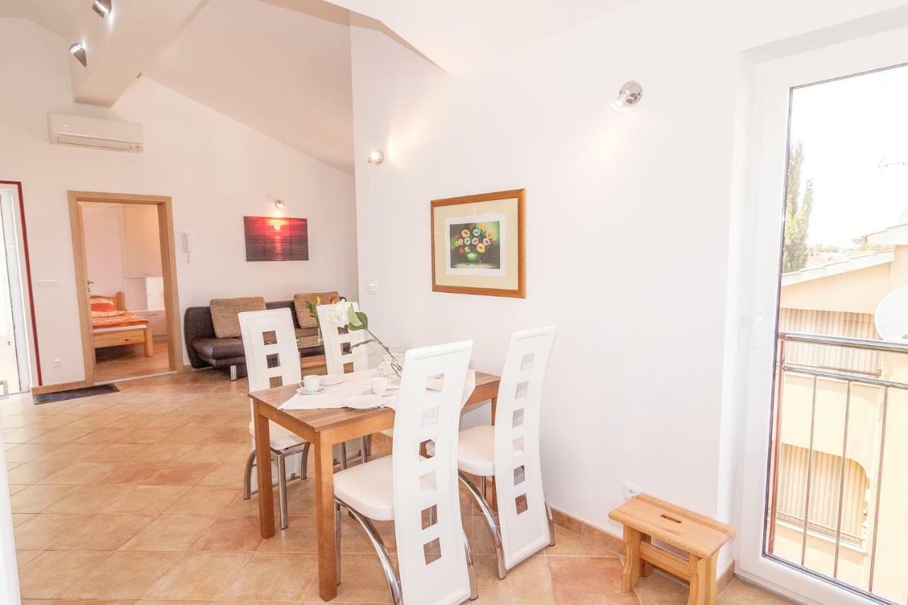 Villa Symphonie Πόρετς Εξωτερικό φωτογραφία