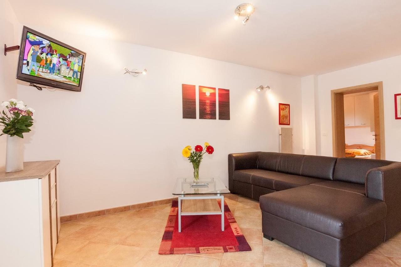 Villa Symphonie Πόρετς Εξωτερικό φωτογραφία